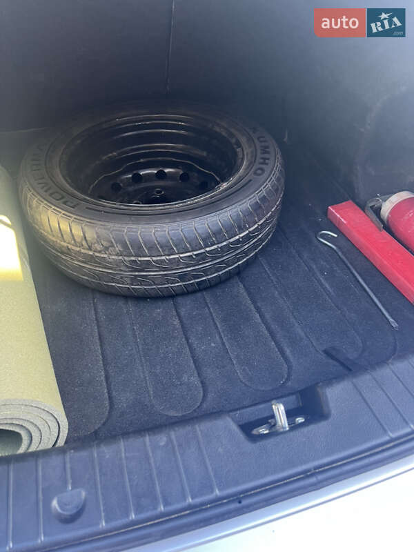 Седан Chevrolet Aveo 2011 в Києві