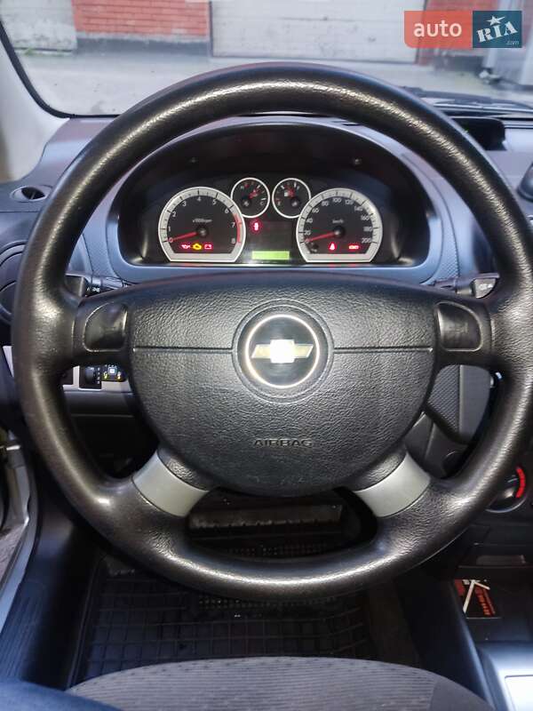 Седан Chevrolet Aveo 2011 в Киеве