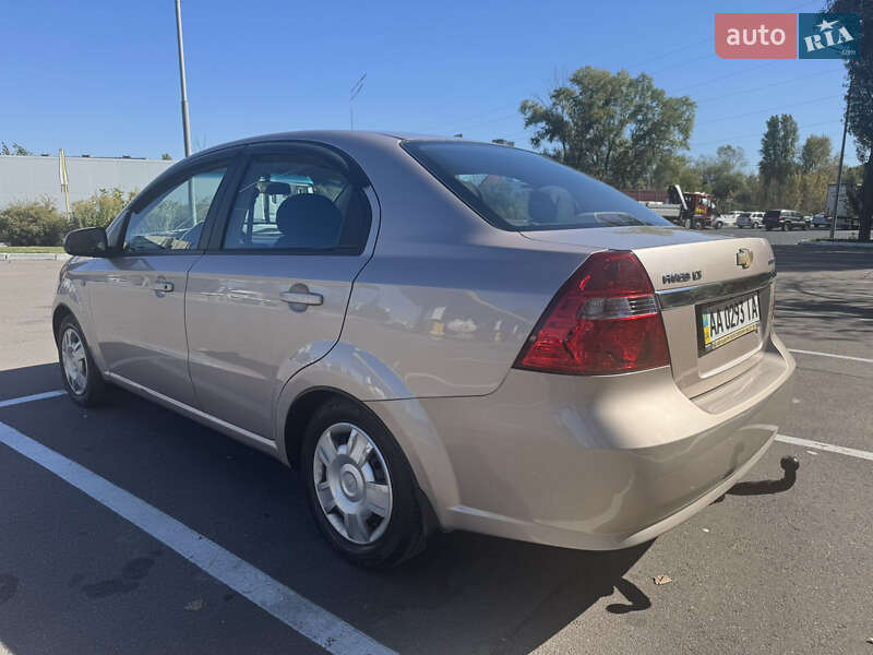 Седан Chevrolet Aveo 2008 в Киеве