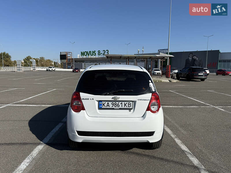 Хэтчбек Chevrolet Aveo 2011 в Киеве