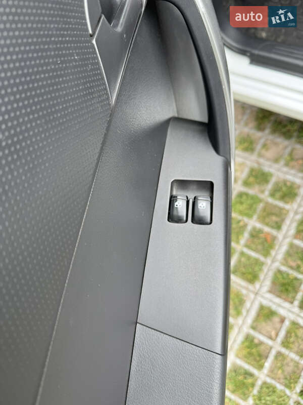 Хетчбек Chevrolet Aveo 2010 в Києві фото 18 Хетчбек Chevrolet Aveo 2010 в Києві