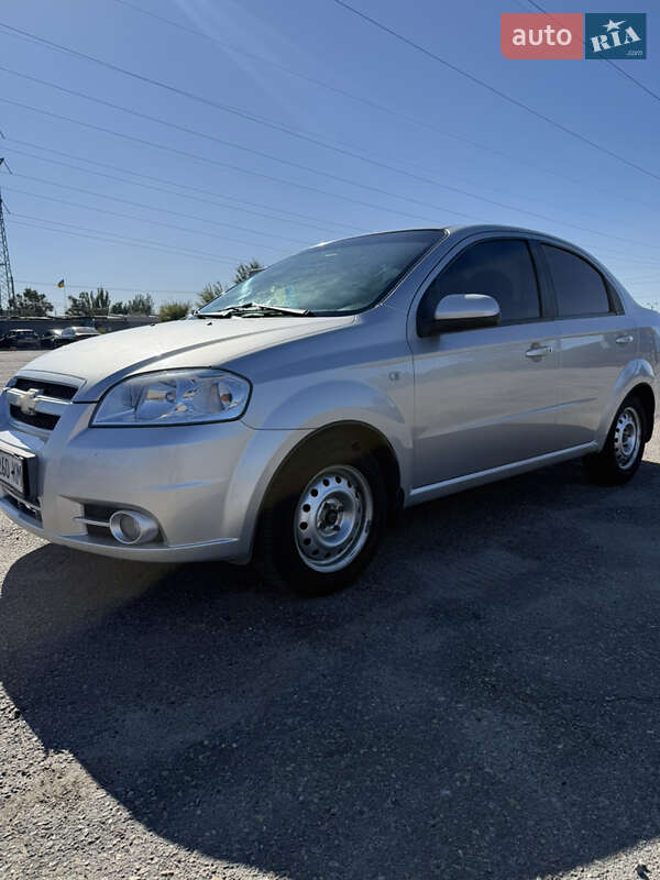 Седан Chevrolet Aveo 2007 в Днепре