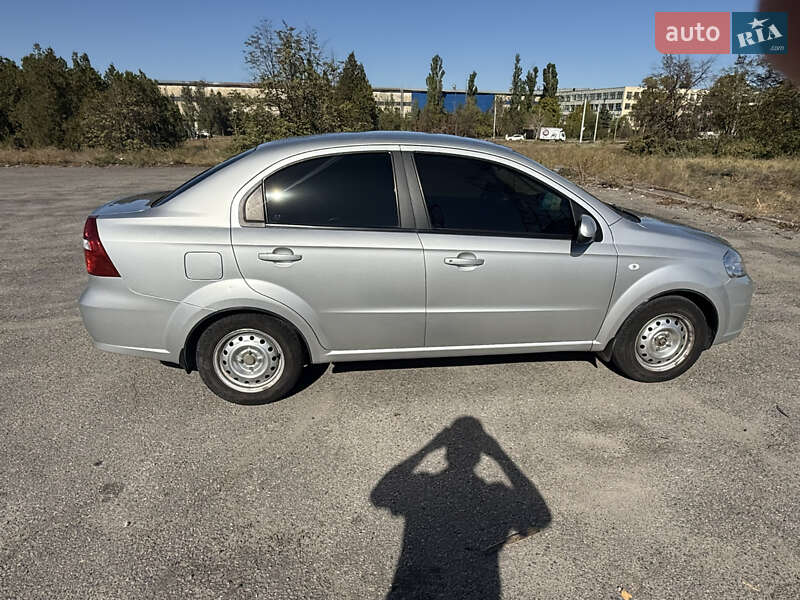 Седан Chevrolet Aveo 2007 в Днепре