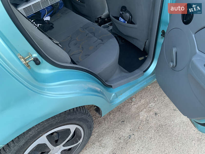 Седан Chevrolet Aveo 2005 в Львові