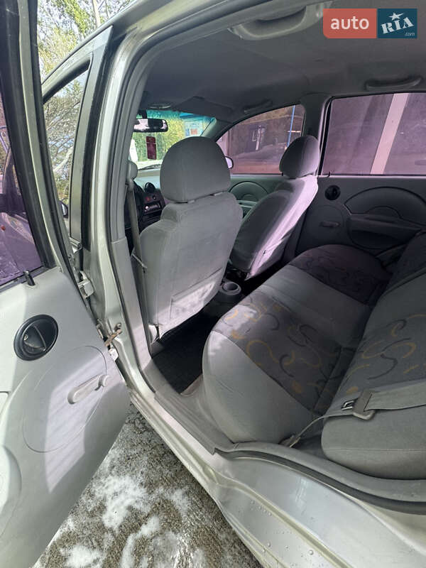 Седан Chevrolet Aveo 2005 в Днепре