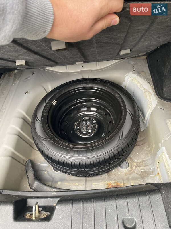 Седан Chevrolet Aveo 2006 в Ирпене