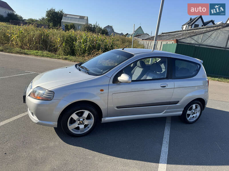 Хэтчбек Chevrolet Aveo 2006 в Киеве