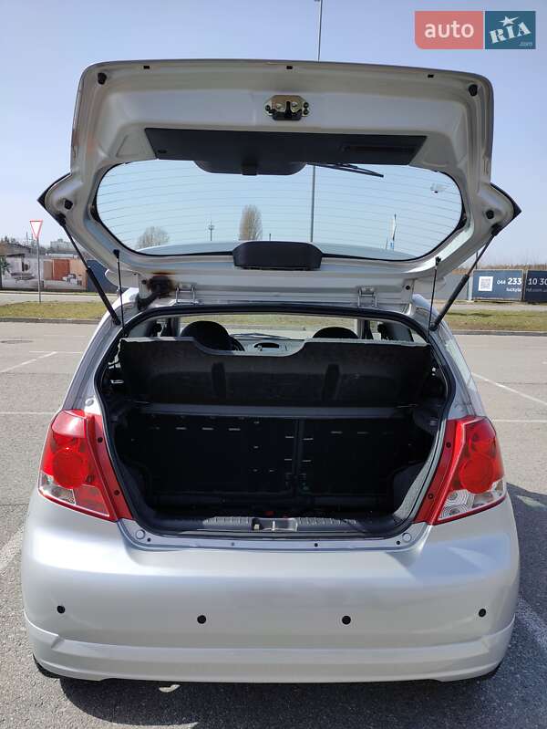 Хэтчбек Chevrolet Aveo 2006 в Киеве