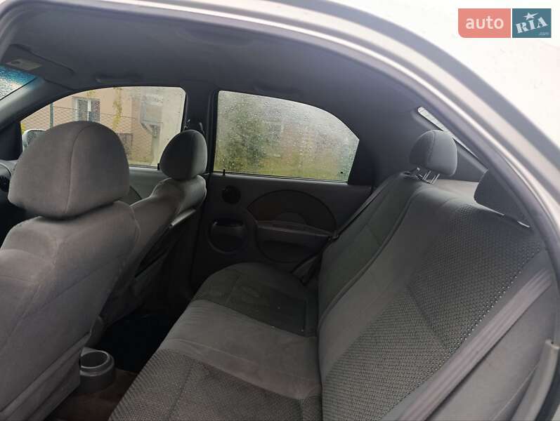 Седан Chevrolet Aveo 2005 в Жмеринке