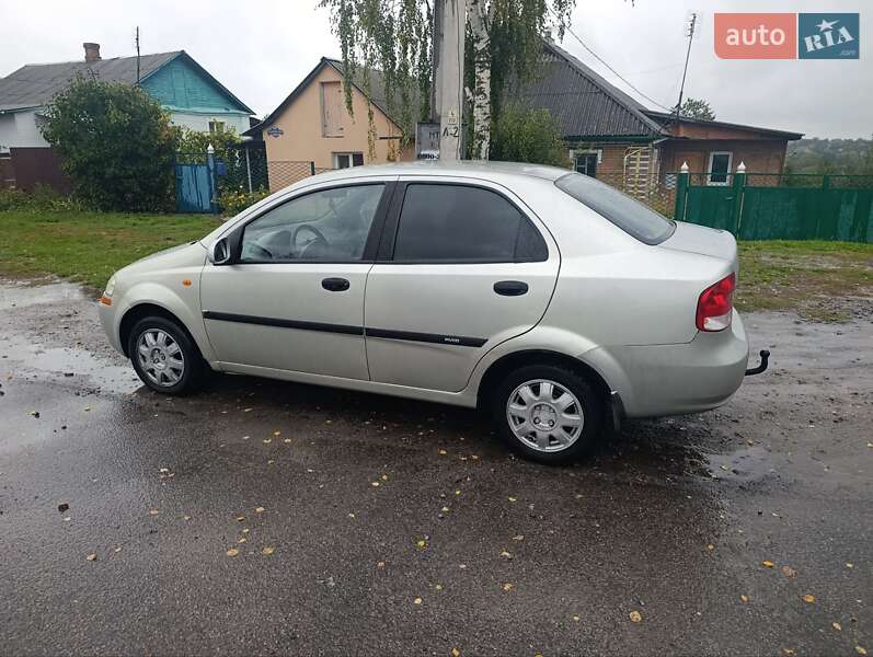 Седан Chevrolet Aveo 2005 в Жмеринке