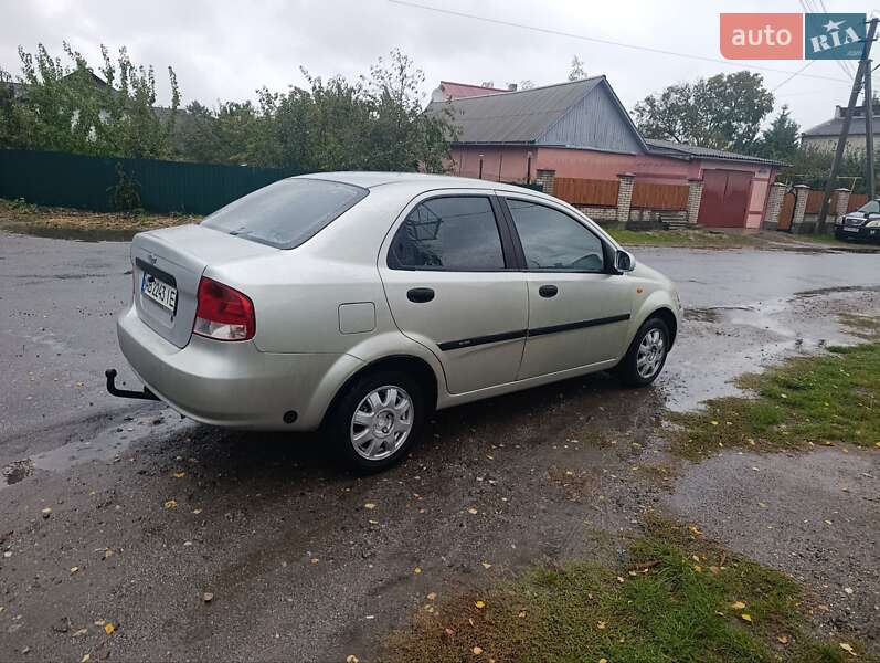 Седан Chevrolet Aveo 2005 в Жмеринке