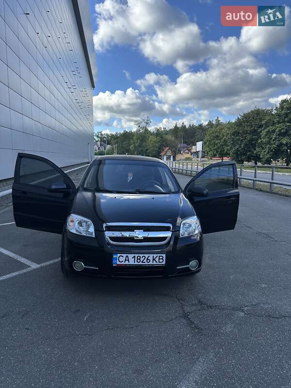 Седан Chevrolet Aveo 2010 в Броварах