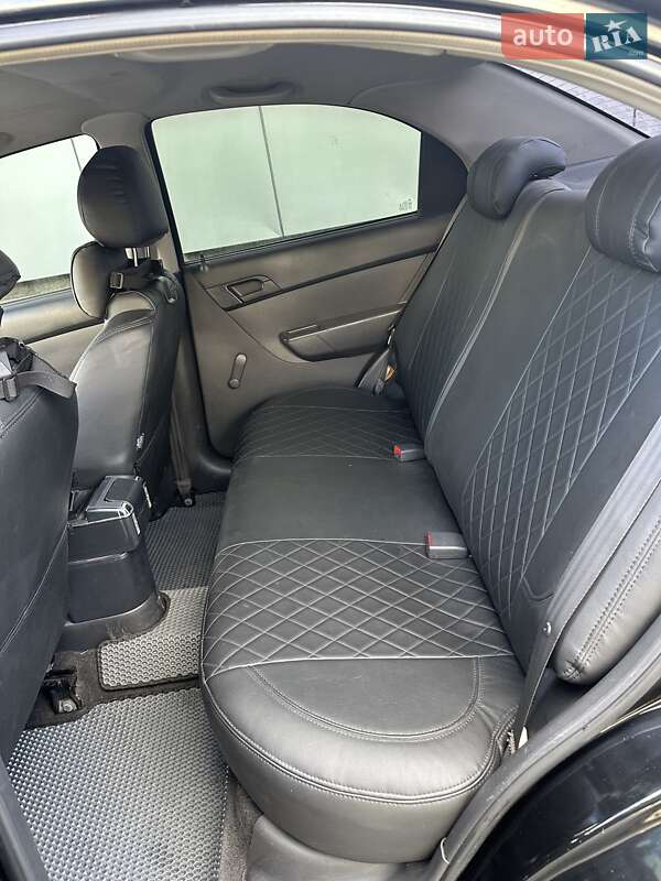 Седан Chevrolet Aveo 2010 в Броварах