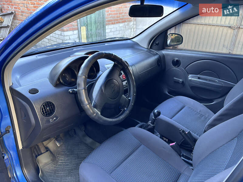 Седан Chevrolet Aveo 2006 в Изюме