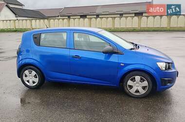 Хэтчбек Chevrolet Aveo 2012 в 