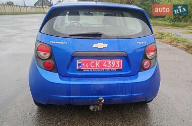Хэтчбек Chevrolet Aveo 2012 в 