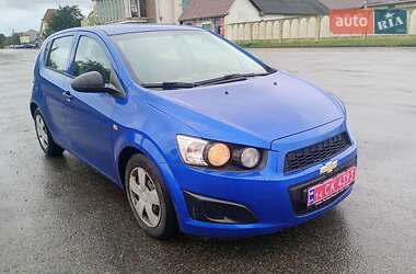 Хэтчбек Chevrolet Aveo 2012 в 