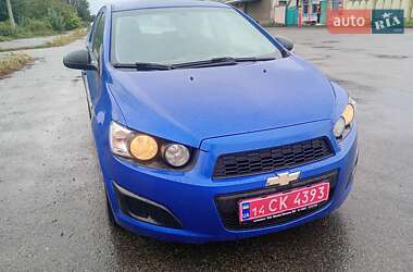 Хэтчбек Chevrolet Aveo 2012 в 