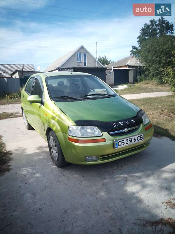 Седан Chevrolet Aveo 2005 в Чугуєві