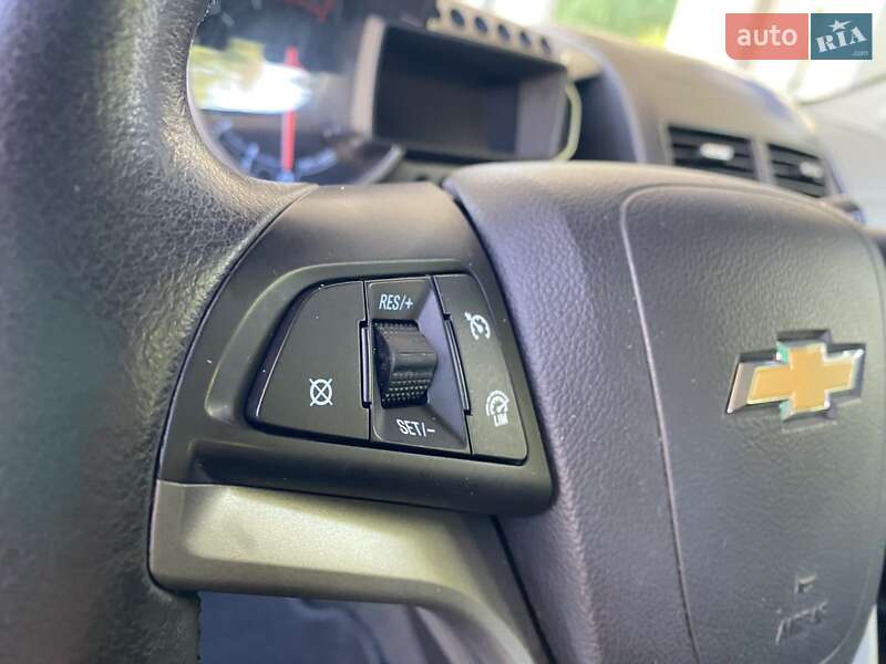 Хэтчбек Chevrolet Aveo 2012 в Николаеве