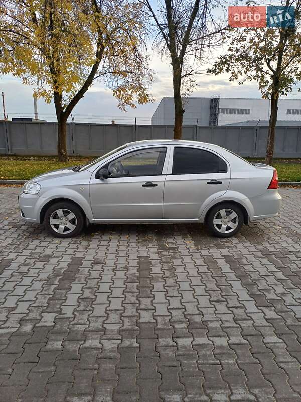 Седан Chevrolet Aveo 2007 в Львове