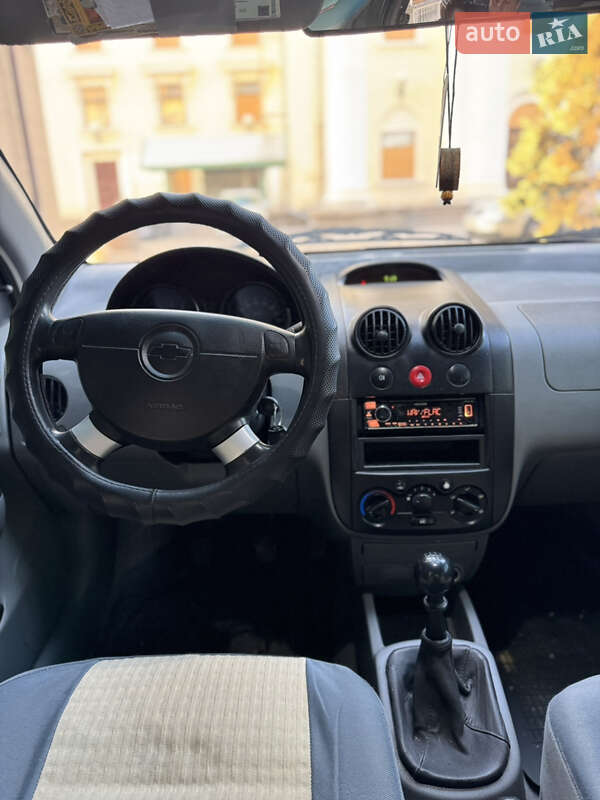 Седан Chevrolet Aveo 2004 в Запорожье