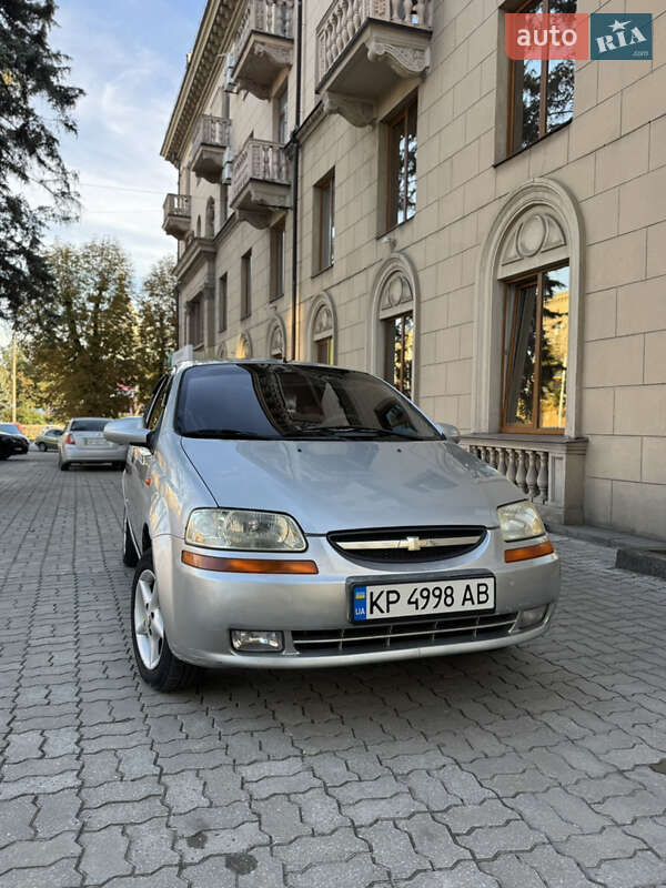Седан Chevrolet Aveo 2004 в Запорожье