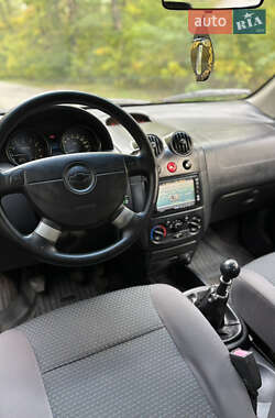 Хэтчбек Chevrolet Aveo 2007 в 