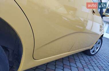 Хэтчбек Chevrolet Aveo 2009 в 
