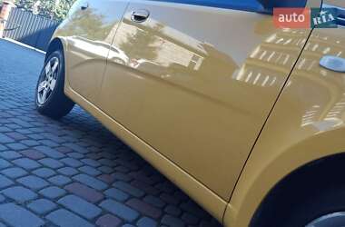 Хэтчбек Chevrolet Aveo 2009 в 