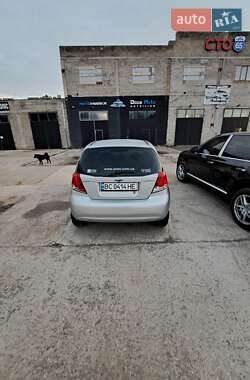 Хэтчбек Chevrolet Aveo 2005 в Новояворовске