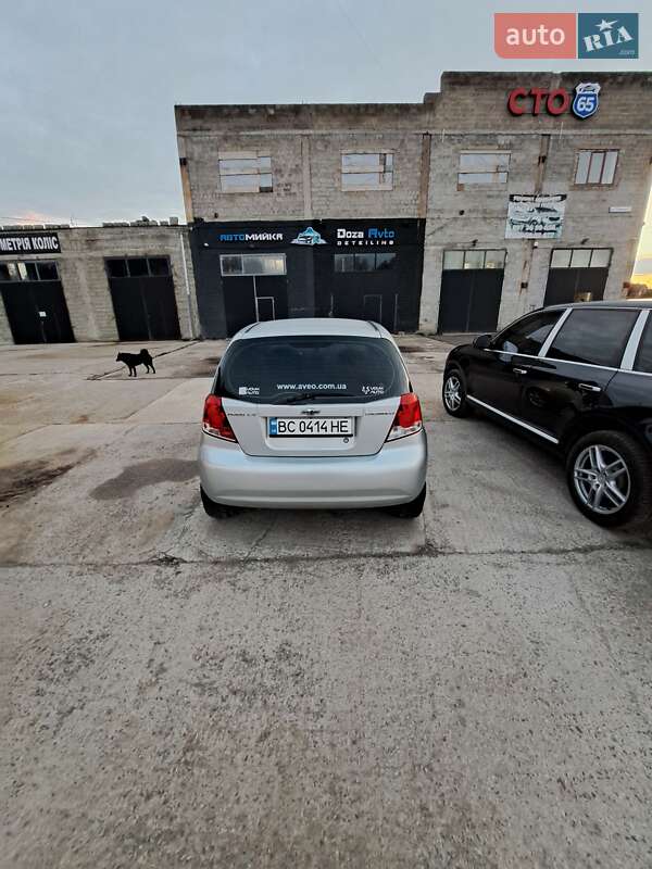 Хэтчбек Chevrolet Aveo 2005 в Новояворовске