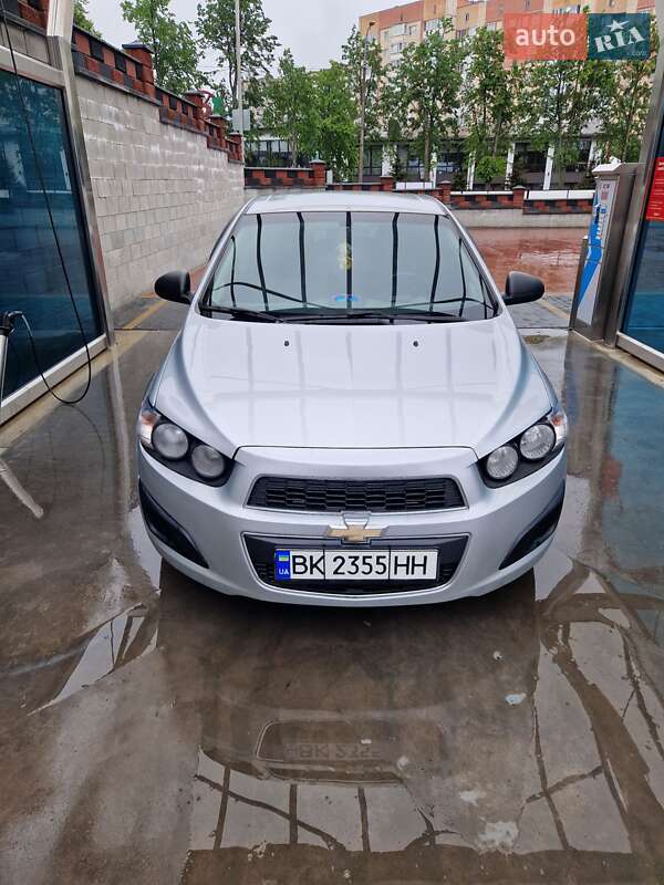 Хэтчбек Chevrolet Aveo 2012 в Ровно
