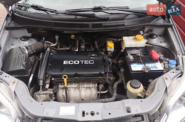 Хэтчбек Chevrolet Aveo 2009 в 