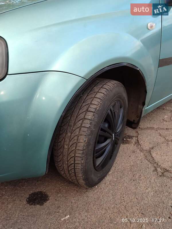 Седан Chevrolet Aveo 2006 в Кривому Розі