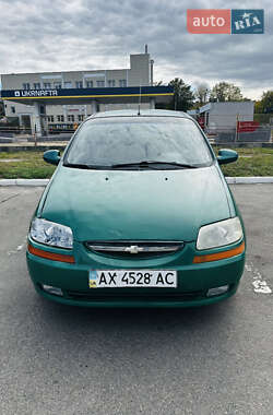 Хэтчбек Chevrolet Aveo 2004 в 
