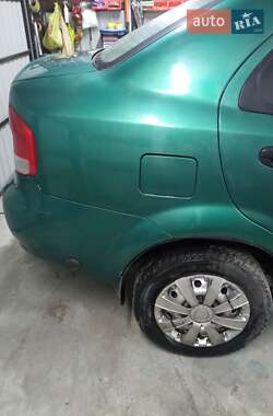 Седан Chevrolet Aveo 2005 в 