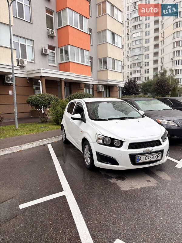 Хетчбек Chevrolet Aveo 2012 в Києві