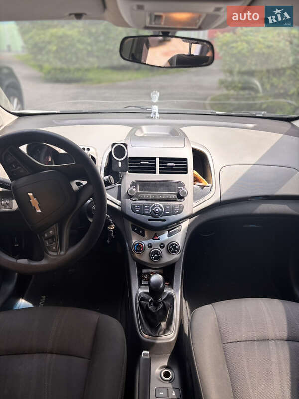 Хетчбек Chevrolet Aveo 2012 в Києві