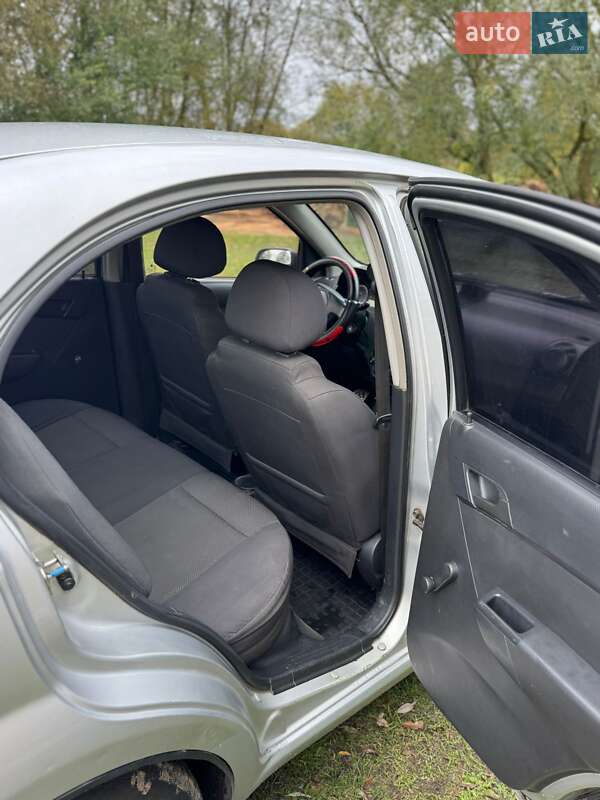 Седан Chevrolet Aveo 2007 в Ямпілю