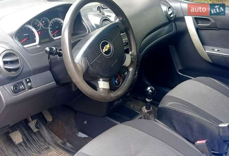 Седан Chevrolet Aveo 2006 в Днепре фото Седан Chevrolet Aveo 2006 в Днепре