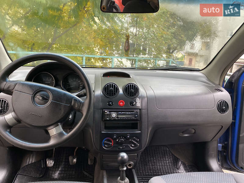 Седан Chevrolet Aveo 2005 в Львові
