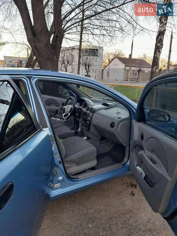 Седан Chevrolet Aveo 2005 в Черновцах