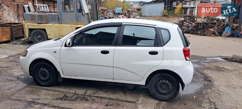 Хетчбек Chevrolet Aveo 2006 в  фото Хетчбек Chevrolet Aveo 2006 в