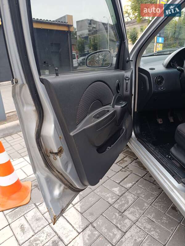 Седан Chevrolet Aveo 2006 в Кам'янському фото 12 Седан Chevrolet Aveo 2006 в Кам'янському