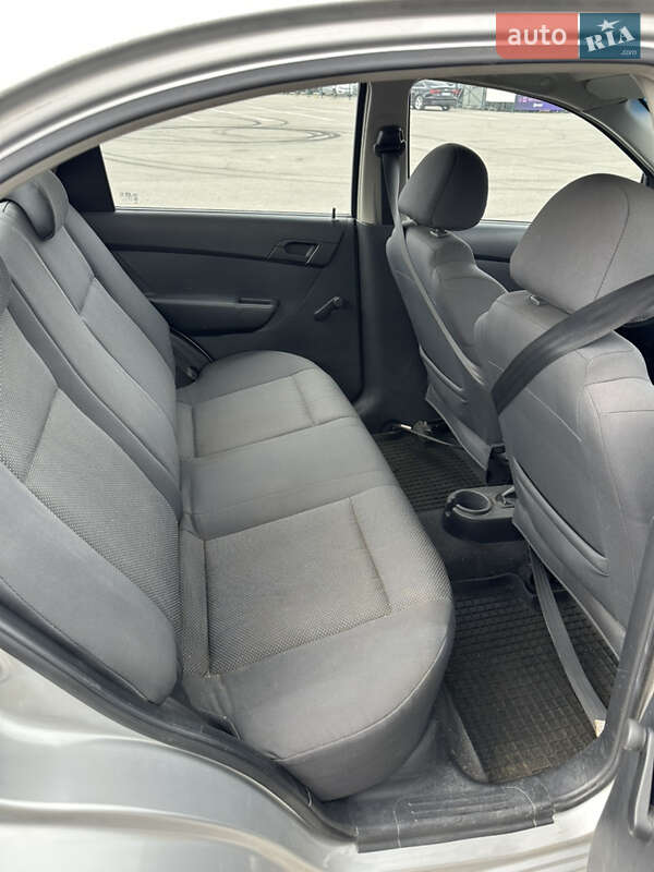 Седан Chevrolet Aveo 2006 в Запорожье