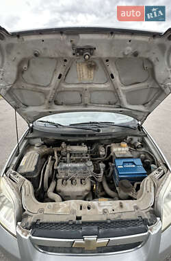 Седан Chevrolet Aveo 2006 в 