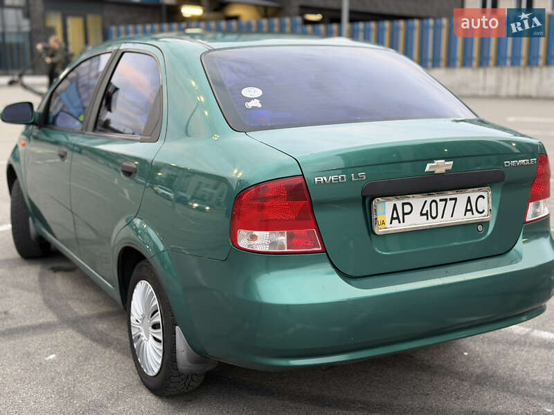 Седан Chevrolet Aveo 2004 в Киеве