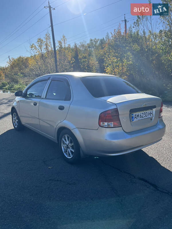 Седан Chevrolet Aveo 2005 в Бердичеве