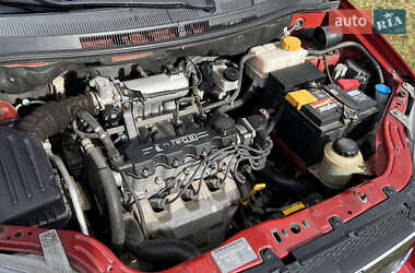 Седан Chevrolet Aveo 2006 в  фото 3 Седан Chevrolet Aveo 2006 в
